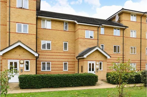 2 bed Flat in Heath Court Stanley Close, New Eltham, SE9 2BB - Photo 1