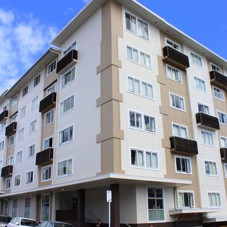 Two bedroom unit in Te Aro - Photo 3