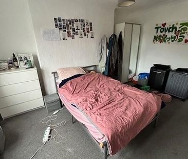 5 bedroom flat to rent - Photo 4