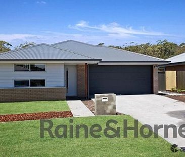 Neat 4 Bedroom Family Home! - Photo 4