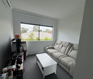 3 Bedroom Delight in Quiet Neighborhood - Photo 3