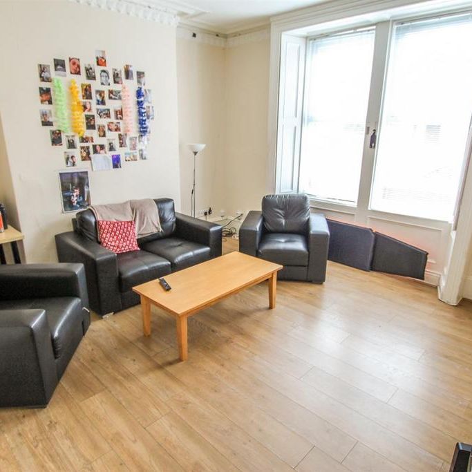 4 bedroom house to rent - Photo 1