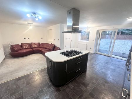 3 Bed Semi-Detached House, Wheatley Drive, NG4 - Photo 3