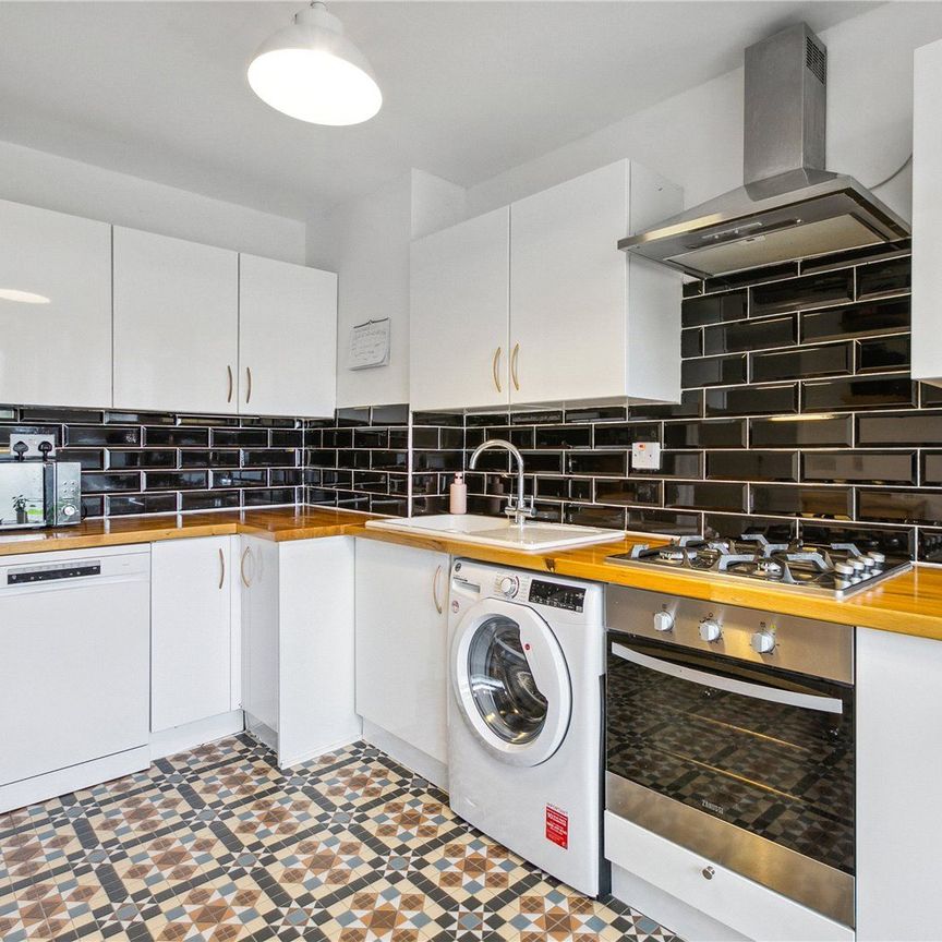 Baly House, Brixton Hill, SW2 - Photo 1