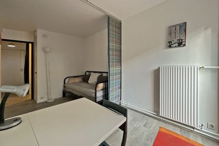 Nanterre Préfecture : Studette de 19,30 m2 meublée et équipé - Photo 2