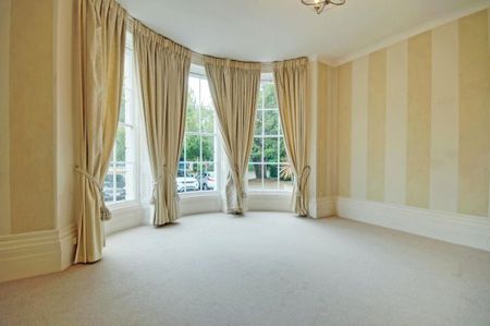 A 1 Bedroom Flat in The Park GL50 2RW - Photo 3