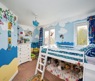 4 bed Town House - To Let - Photo 5