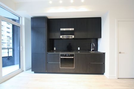 For Lease - 120 Broadway Avenue Unit# 218N, Toronto, Ontario - Photo 2
