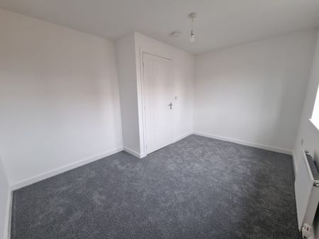 2024-Built Modern Semi-Detached Home in Hampton Woods, Peterborough - Photo 4