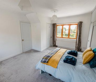 4 bedroom semi-detached house to rent - Photo 2