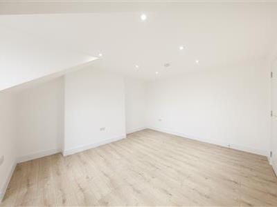 Claremont Road, NW2 - Photo 5