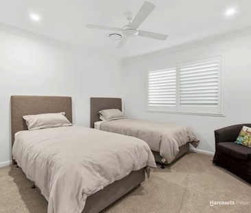 Modern, Stylish 2-Storey Townhouse in Prime Capalaba Location - Photo 5