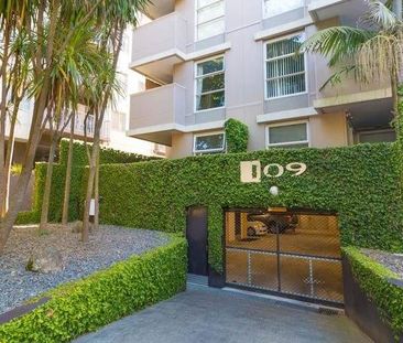 Rodney Apartments, 3B/109 Vincent Street - Photo 1