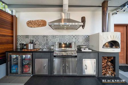 Architecturally Designed Executive Home with Luxury Finishes - Photo 3