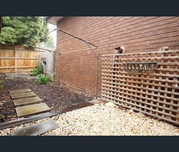 1/37 Mt Dandenong Road, Ringwood East, Vic 3135 - Photo 3