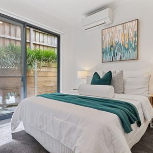 MODERN ROOMING HOUSE - ONE ROOM AVAILABLE! - Photo 2