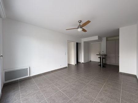 Location Appartement 2 pièces 44m² LA CIOTAT 13600 - Photo 2