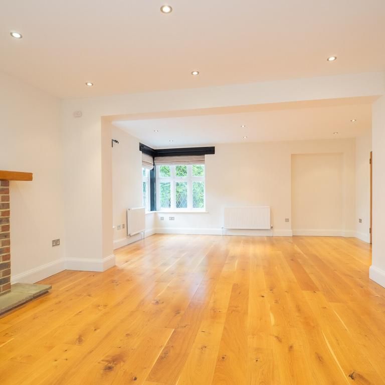 5 bedroom detached house to rent - Photo 1