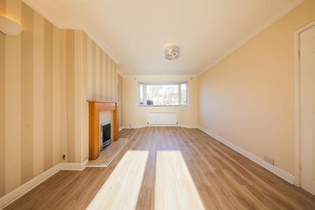 2 bedroom semi-detached bungalow to rent - Photo 3