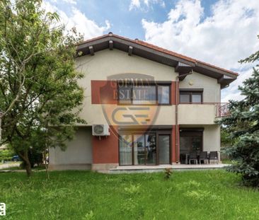 Vila Lux 5 camere P+1 210mp Lazu, 3 bai, 2 parcari, curte 500mp ansamb - Photo 2