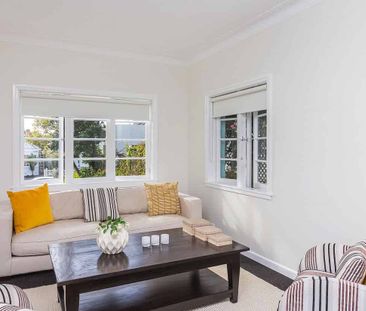 Historic Art Deco Apartment - Mount Eden (2 brms) - Photo 3