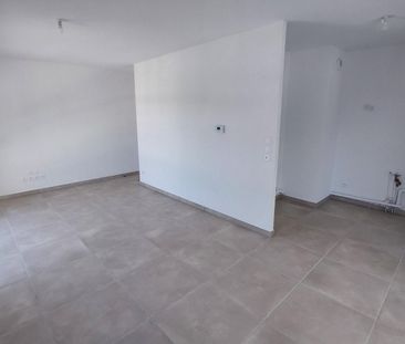 location Appartement T3 DE 58.7m² À SAINT EGREVE - Photo 2