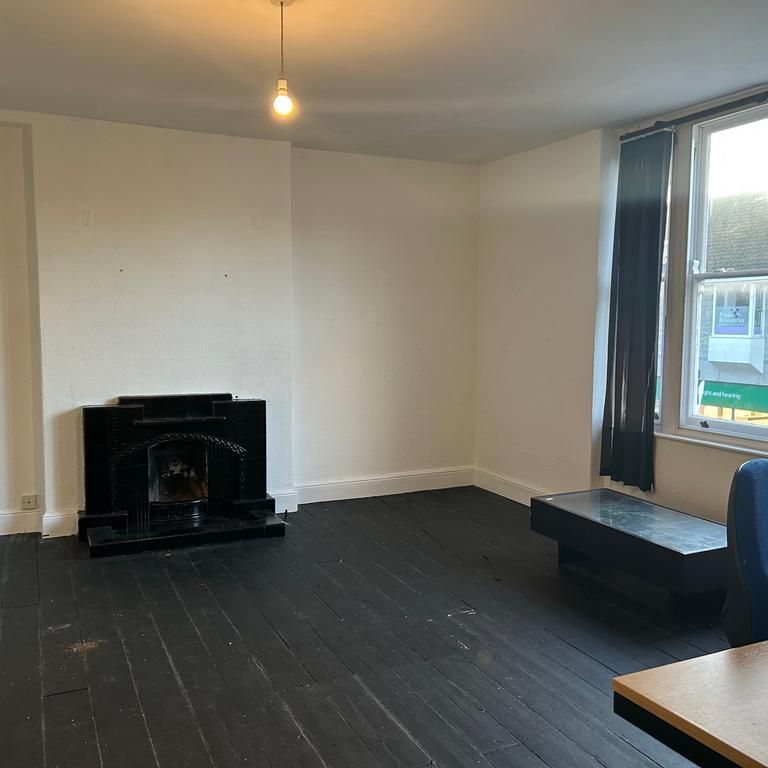 3 bedroom flat to rent - Photo 1