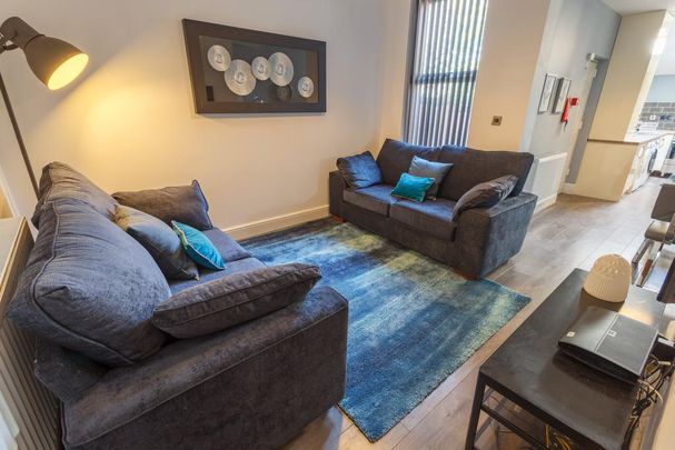 5 bedroom terraced house to rent - Photo 1