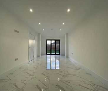 6 bedroom semi-detached house to rent - Photo 6