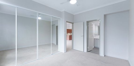 Spacious apartment in prime location! - Photo 2