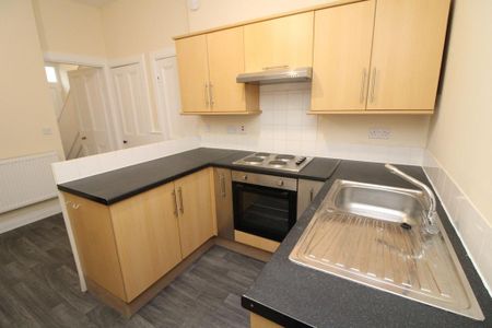 3 bedroom terraced house to rent - Photo 3