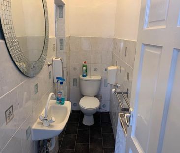 1 Bed Flat, Colenso Road, IG2 - Photo 4