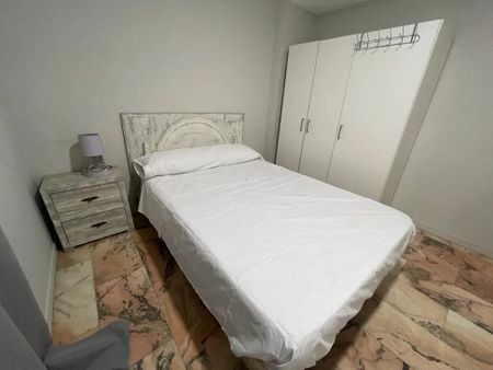 Calle Porvenir, Sevilla, Andalusia 41013 - Photo 2