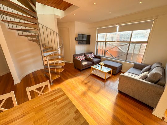 MELBOURNE CITY VIEW TWO BEDROOM APARTMENT. - Photo 1