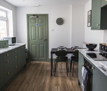 1 bedroom in a house share to rent - Photo 3