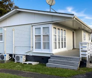 COSY IN BUCKLANDS BEACH - Photo 4