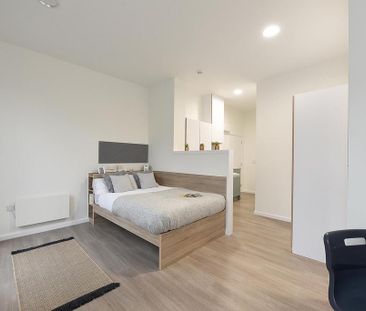 1 bedroom in a flat share to rent - Photo 6