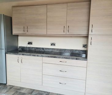 Room in a Shared House, Dordans Road, LU4 - Photo 4