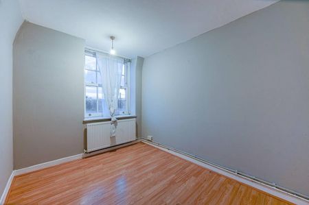 3 bedroom flat to rent - Photo 5