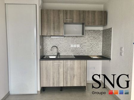 T2 AVEC TERRASSE / JARDIN ET PARKING - Photo 3