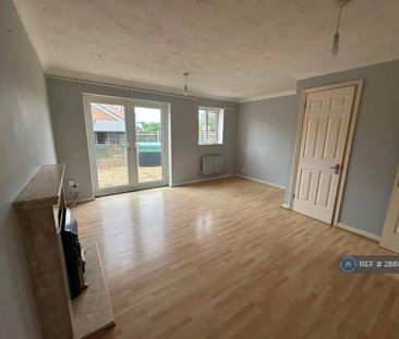3 bedroom semi-detached house to rent - Photo 1