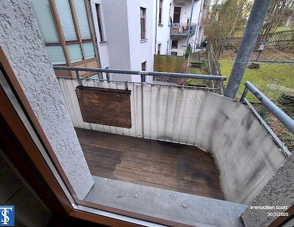 großzügig geschnittene 2 Zimmer Wohnung mit Balkon und Einbauküche - Foto 1