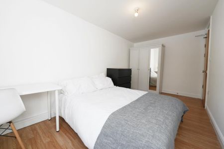 4 bedroom flat share to rent - Photo 4