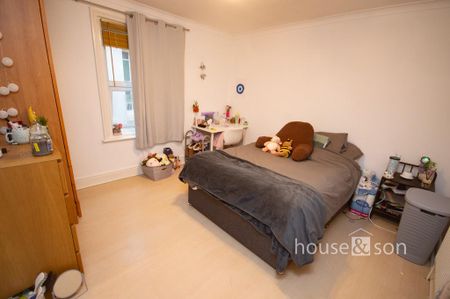 5 bedroom detached house to rent - Photo 3