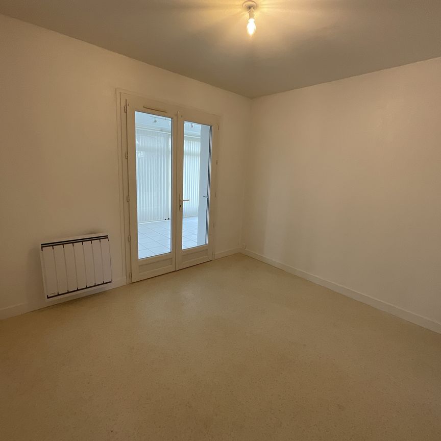 St Doulchard - Maison sur sous-sol 95.77m² avec jardin, garage et dépendances - Photo 1