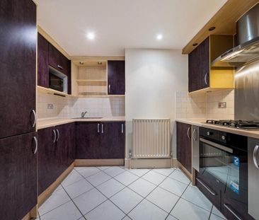 2 bedroom flat to rent - Photo 3