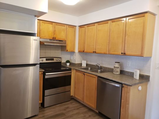 For Lease - 3888 Duke of York Boulevard Unit# 931, Mississauga, Ontario - Photo 1