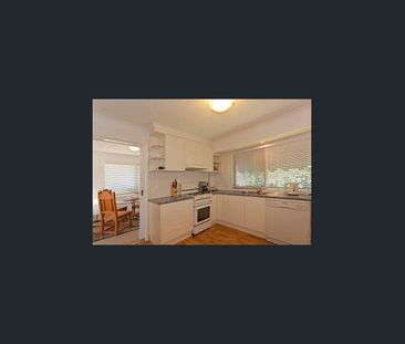 COMFORTABLE FAMILY LIVING IN CONVENIENT LOCATION - Photo 6