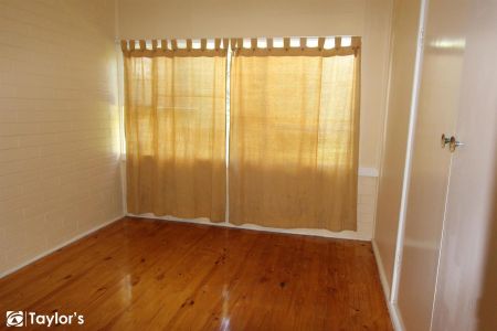 SPACIOUS FAMILY HOME WITH MULTIPLE LIVING AREAS & GREAT OUTDOOR SPACE - Photo 4