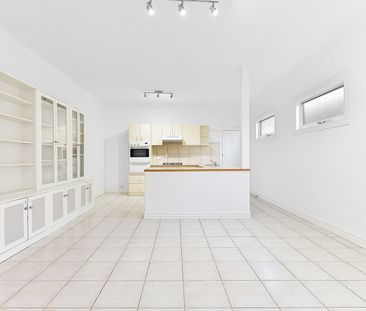 IMMACULATE THREE BEDROOM HOME - Photo 2